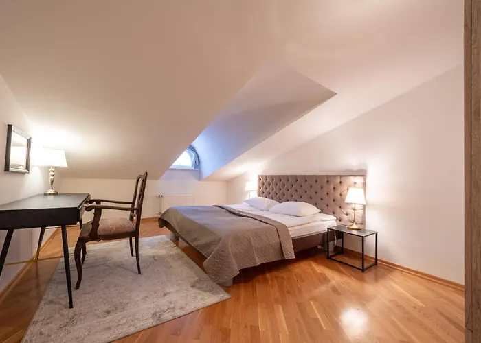 Old Town - Demini Apartment